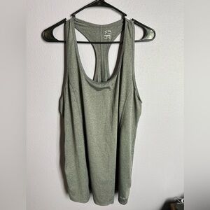 Athletic tank top